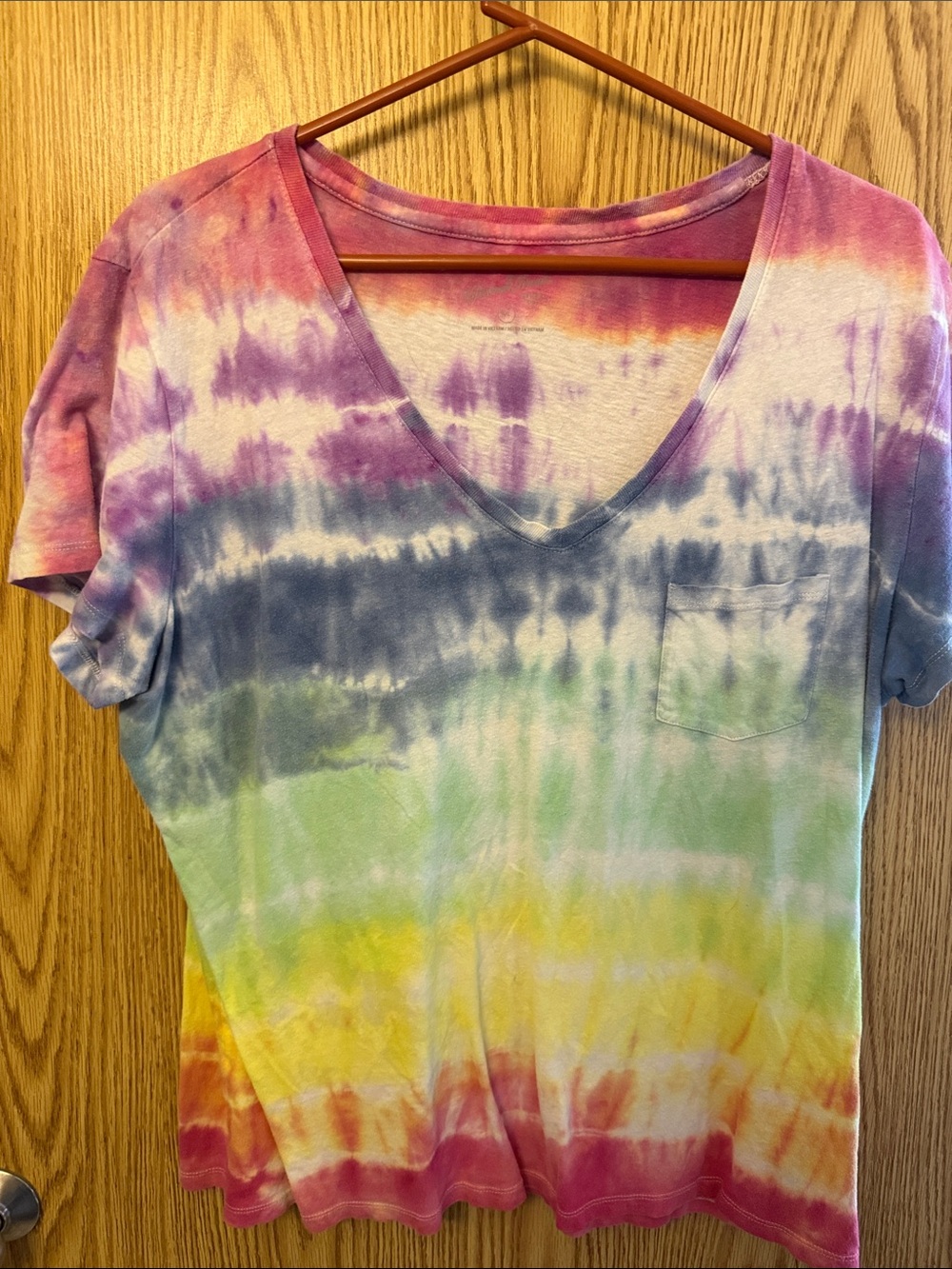 V-neck tie dye t-shirt